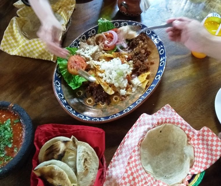 Mazatlan: Barrio Bites Tour in a Traditional Taxi - Key Points