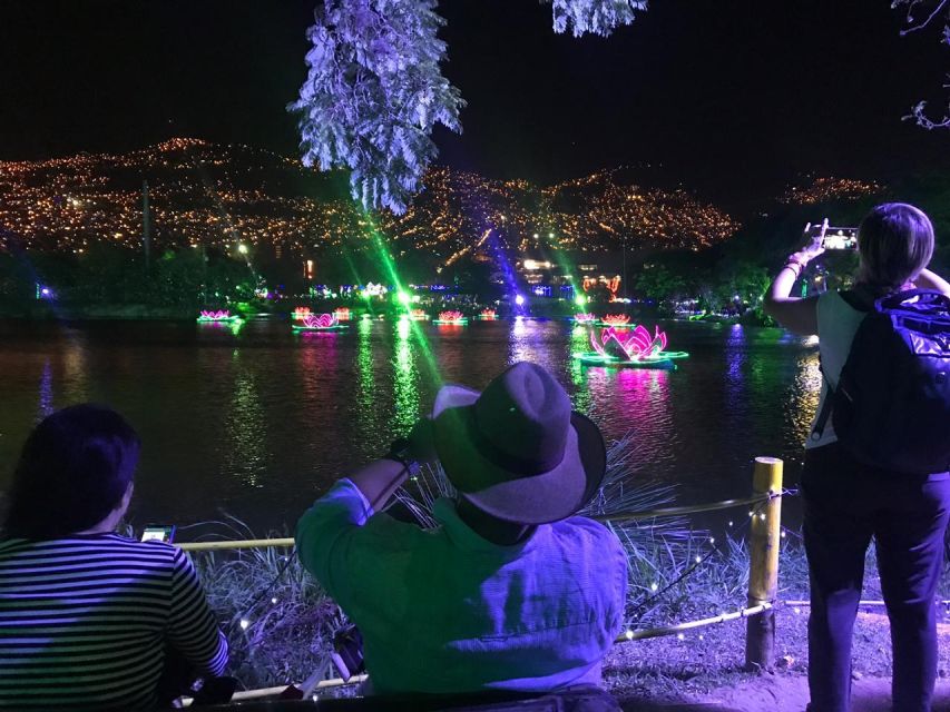 Medellin Christmas Lights Tour - Key Points