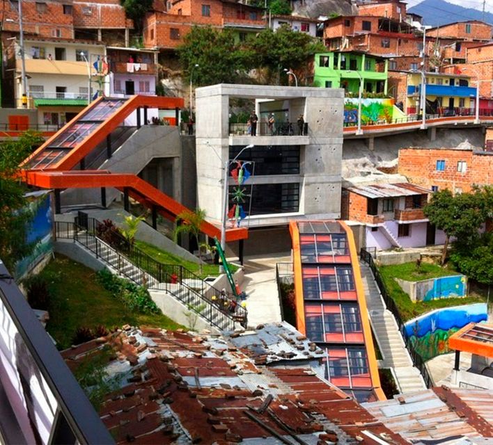 Medellin: City Tour & Comuna 13 Graffiti Tour - Key Points