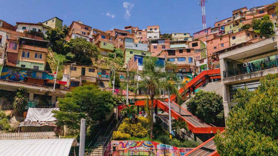 Medellin: Graffiti Tour Comuna 13 - Key Points