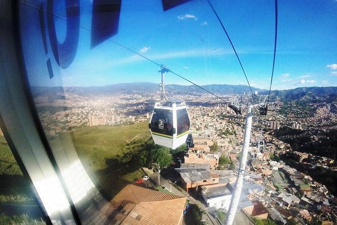 Medellin Metro Tour Including Fernando Boteros Plaza - Tour Overview