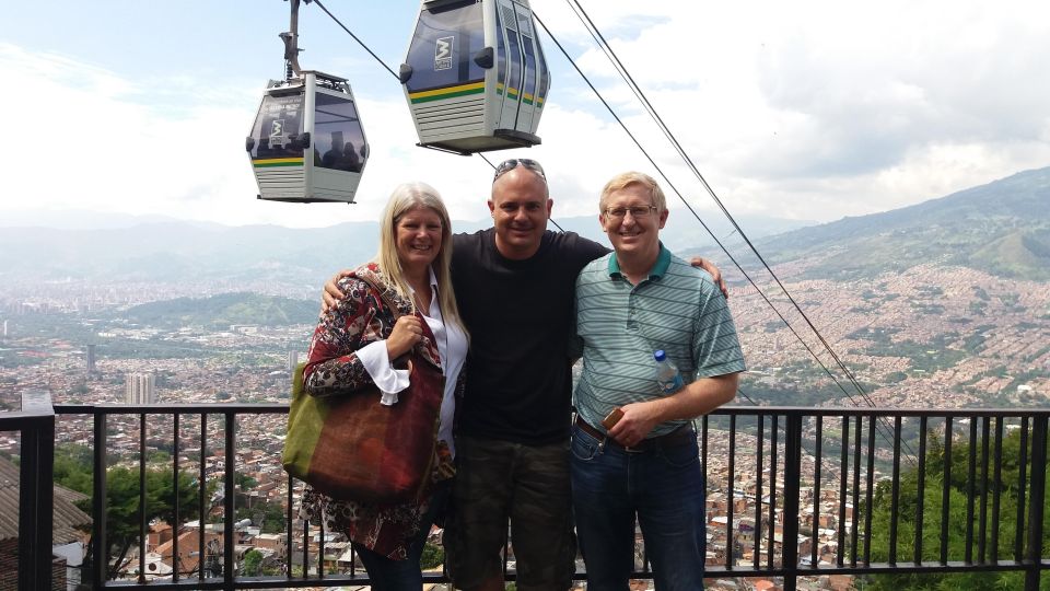 Medellín: Walking Tour With Cable Car and Botero Plaza - Key Points