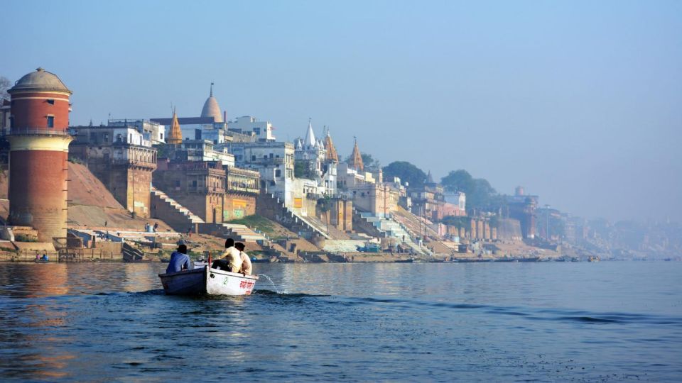 Morning Aarti With Boat Ride & Rooftop Breakfast - Key Points