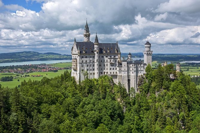 Neuschwanstein Castle, Linderhof, Ettal, Oberammergau Private Tour From Munich - Key Points