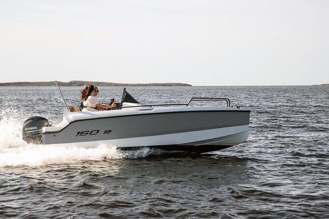 New Modern License Free Boat Rental in Paros - Key Points