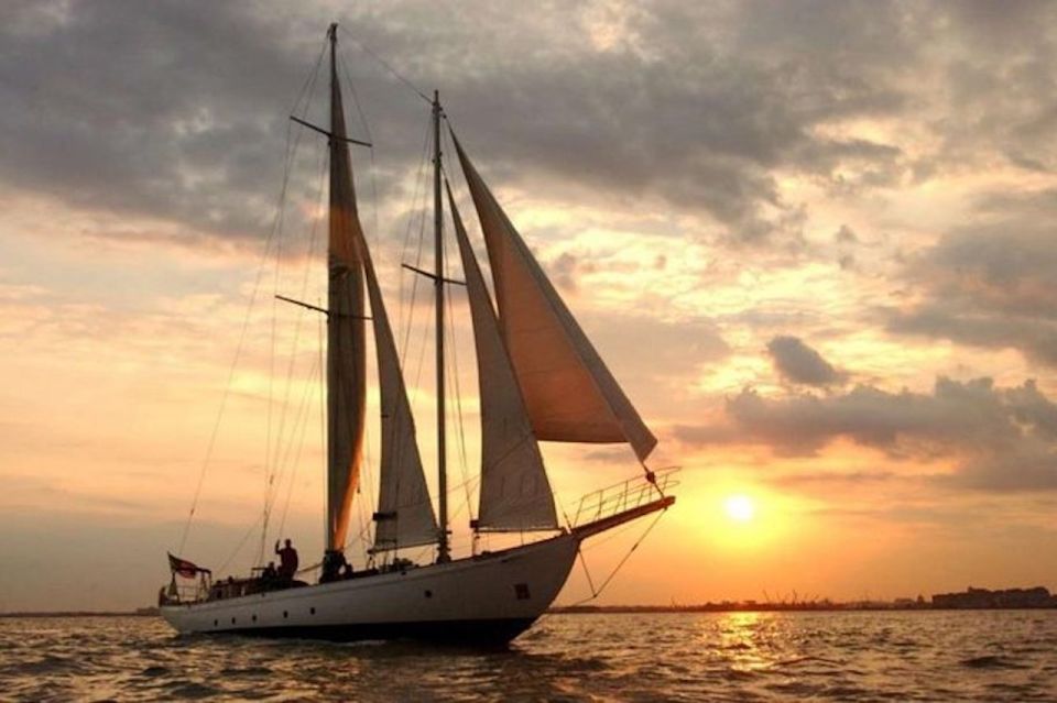 New York City: 1920s Schooner Sail With Wine Tasting - Key Points