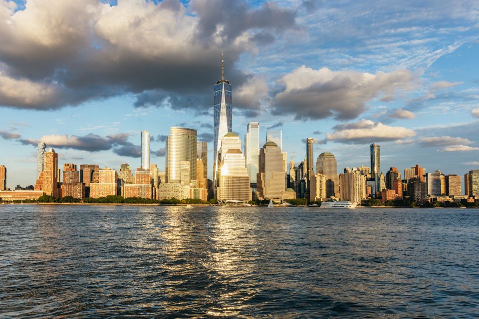 New York City: Sunset Yacht Cruise - Key Points