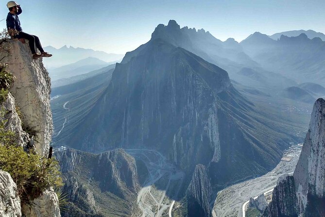 Nido De Los Aguiluchos, Monterrey: Hiking, Rock Climbing, 3 Rappels - Key Points