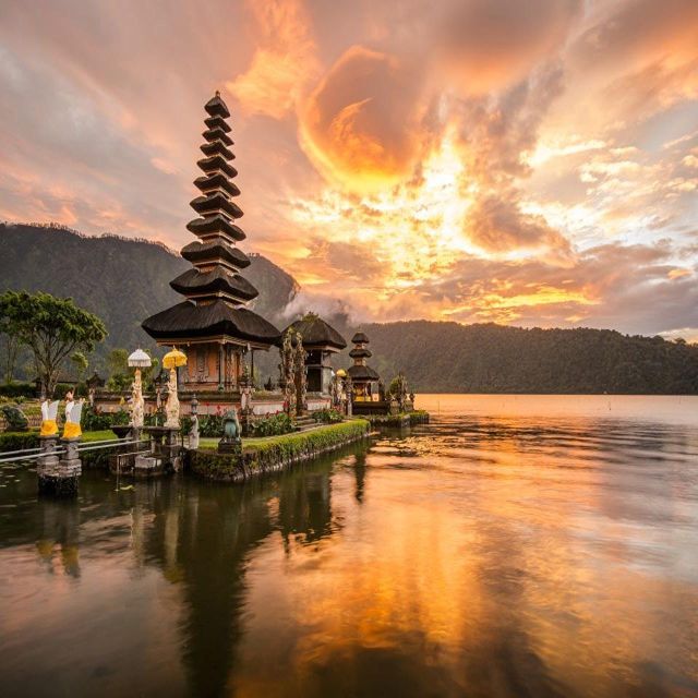 North Bali : Lake Bratan, Handara Gate, Waterfall & Swing - Key Points