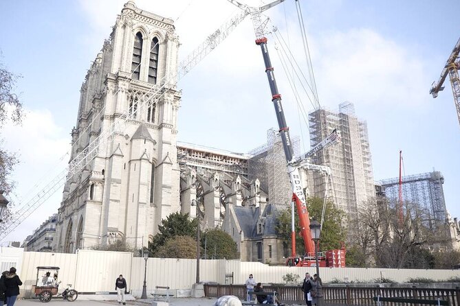 Notre Dame Outdoor Walking Tour With Crypt Entry - Key Points