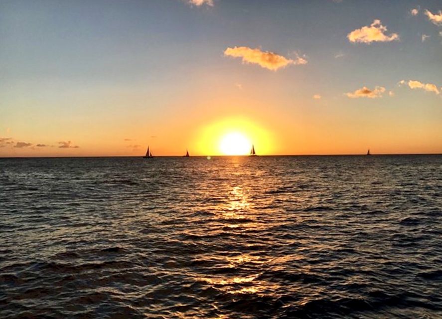 Oahu: Waikiki Glass Bottom Boat Sunset Cruise - Key Points