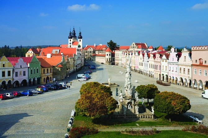 One Way Transfer From Prague to Vienna With Optional Stop at Telc (Unesco) - Key Points