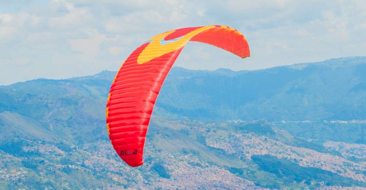 Paraglide Over Beautiful Medellin - Key Points