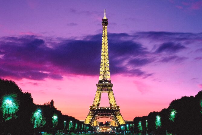 Paris Magical Evening With Champagne on Board by Luxury Van