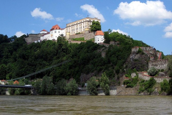 Passau - Castle Tour With Viewpoint Linde Battery & the St Georges Chapel - Key Points