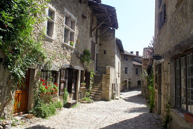 Pérouges : Medieval Village Private Guided Tour - Key Points