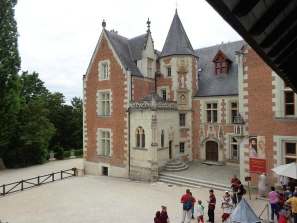 Photography Tour of Château Clos Lucé - Key Points