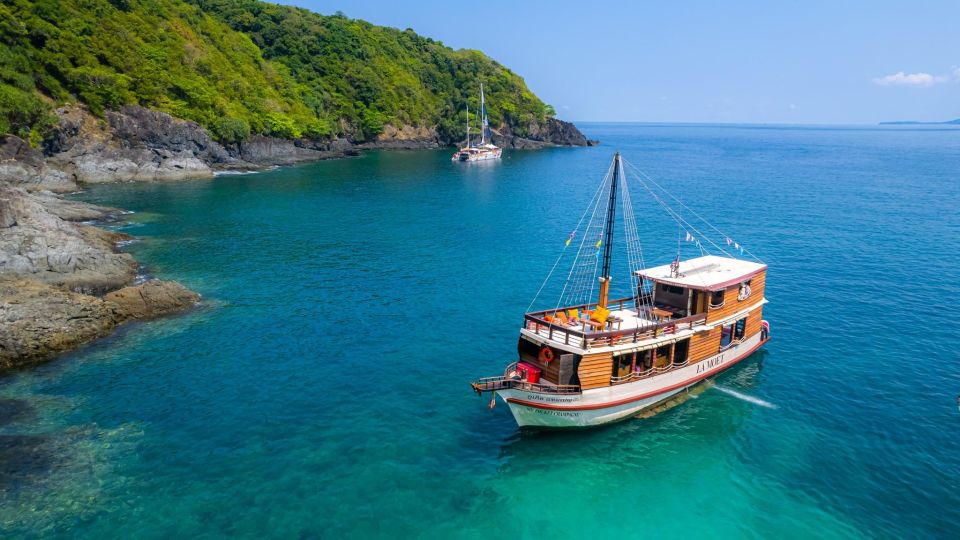 Phuket: Day Trip Cruise With Lunch by Traditional Junk Boat - Key Points