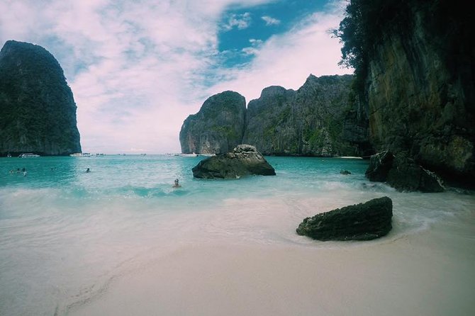 Phuket Phi Phi-Khai Island and Maya Bay Boat and Lunch Tour - Key Points