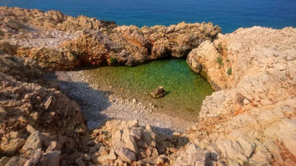 Plavnik Island & Wild Bays Boat Ride With Captain Bobo (4h) - Key Points