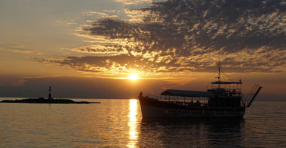 Poreč: Romantic Sunset Boat Ride With Included Drinks - Key Points