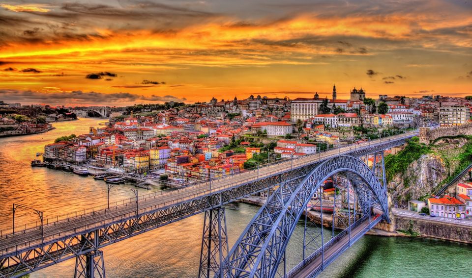 Porto Night Tour With Dinner and Fado Show - Key Points