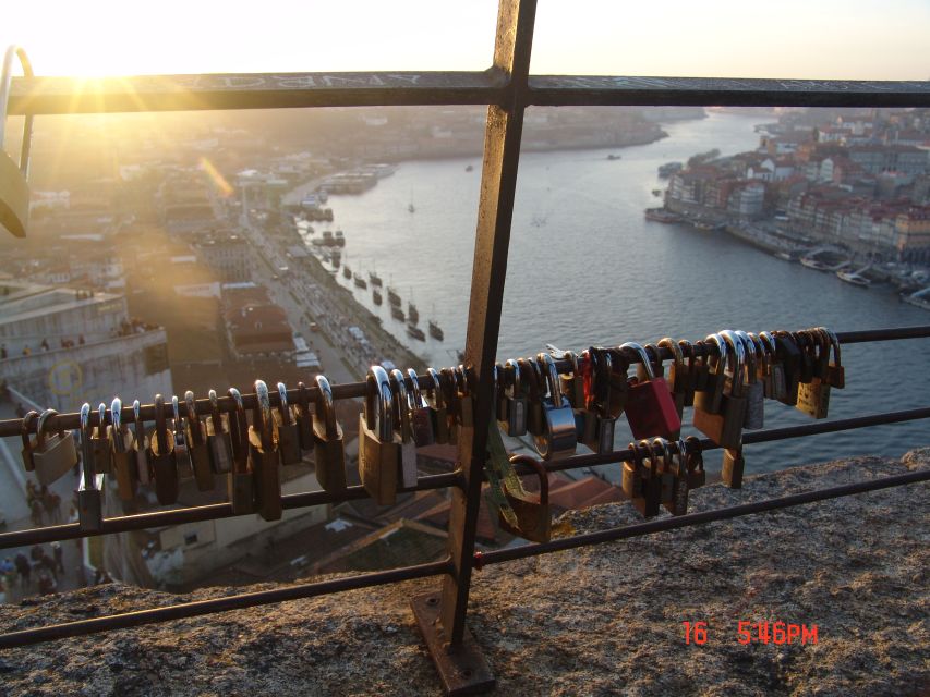 Porto: Private City Tour in Convertible Car With Transfers - Key Points