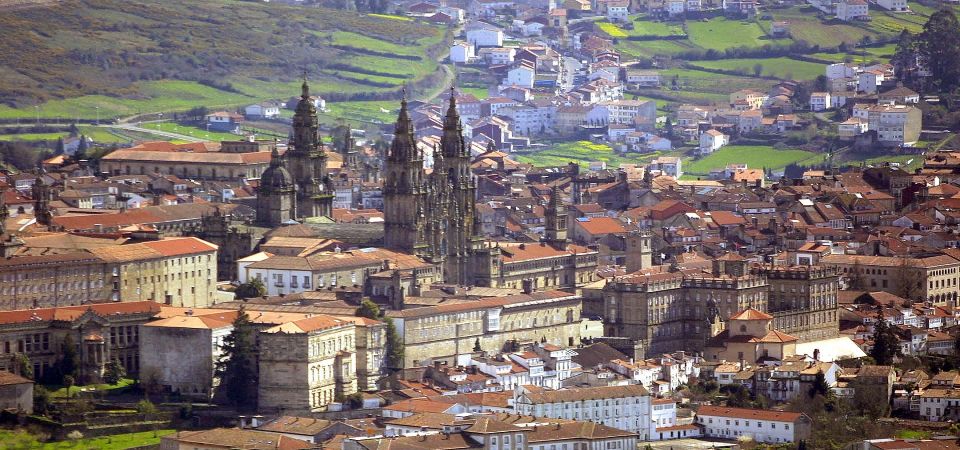 Porto: Private Tour Santiago Compostela & Valença Do Minho - Key Points