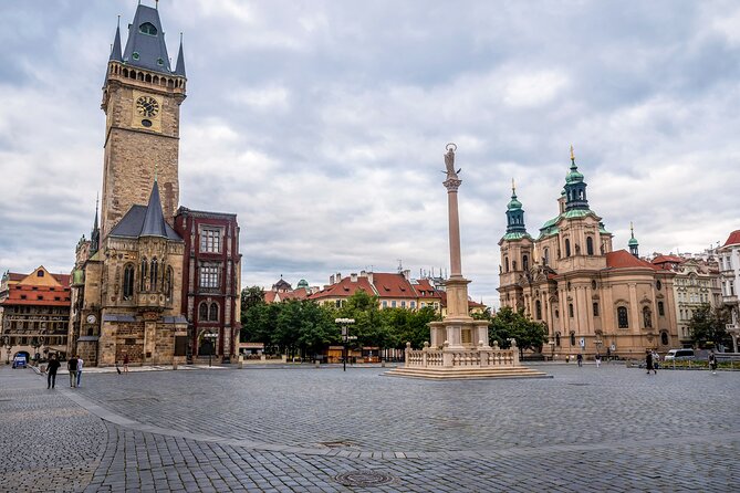 Prague Old Town and Jewish Quarter 90 Minutes Guided Tour - Key Points