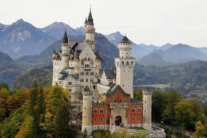 Pre Order Half Day Tour Booking From Munich to Neuschwantein - Key Points