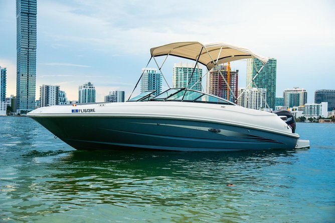 Private 4 Hour Boat Rental With Captain in Fort Lauderdale! - Key Points