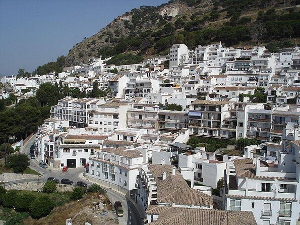 Private 8-Hour Tour to Mijas Marbella and Puerto Banús From Malaga - Key Points