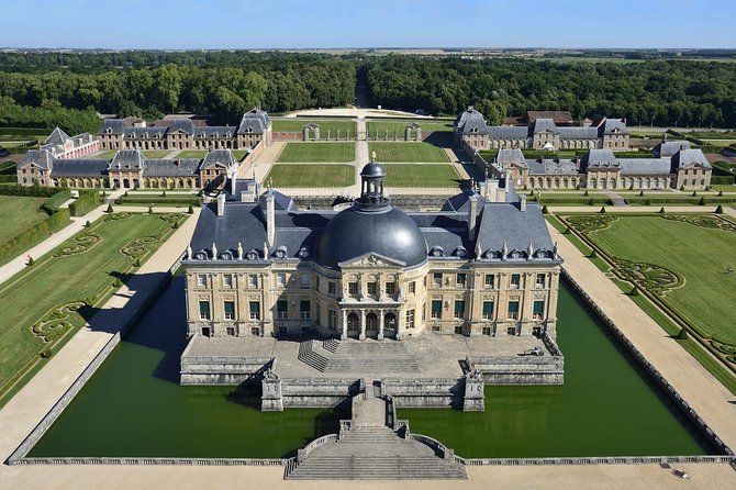 Private Chateau De Vaux-Le-Vicomte Half-Day Tour From Paris - Key Points