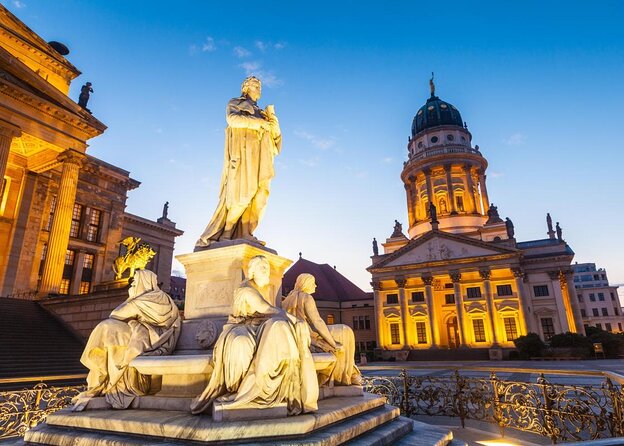 Private City Tour Berlin: Sightseeing Highlights & History - Key Points