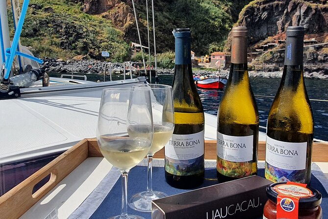 Private Cruise With Wine Tasting in Funchal Bay - Key Points