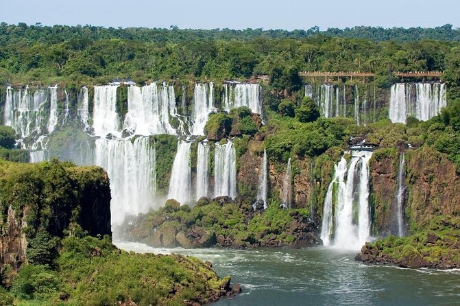 Private Day Tour Both Brazilian & Argentinean Sides of the Iguassu Falls 8 H - Key Points