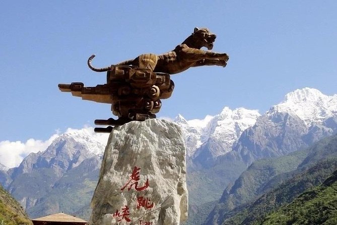 Private Day Tour to Tiger Leaping Gorge Zhiyun Lamaism Monastery From Lijiang - Key Points