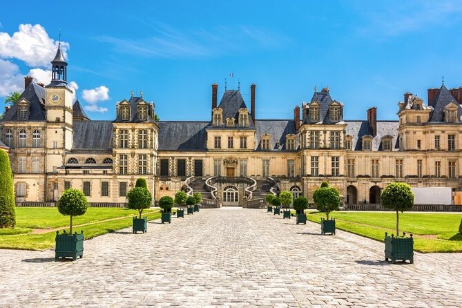 Private Half Day Trip: Paris to Castle Fontainebleau - Key Points