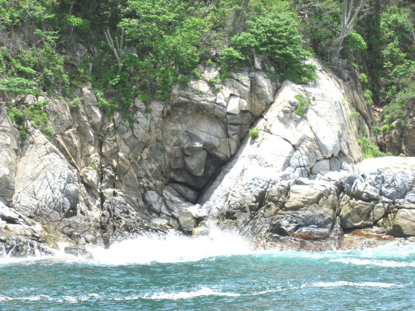 Private Huatulco 5 or 7 Bays Boat Trip - Key Points