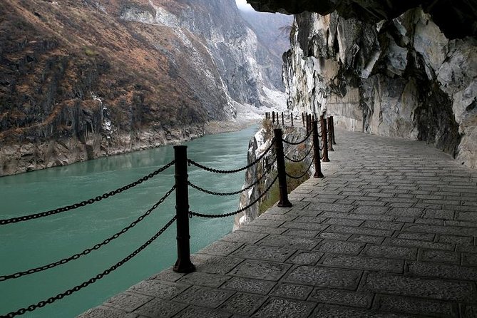 Private Lijiang Day Trip to Upper Tiger Leaping Gorge and Black Dragon Pool - Key Points