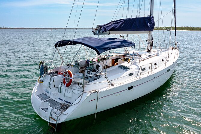 Private Luxury 50ft Sailing Yacht for Snorkel Dolphin Beach Hop - Key Points