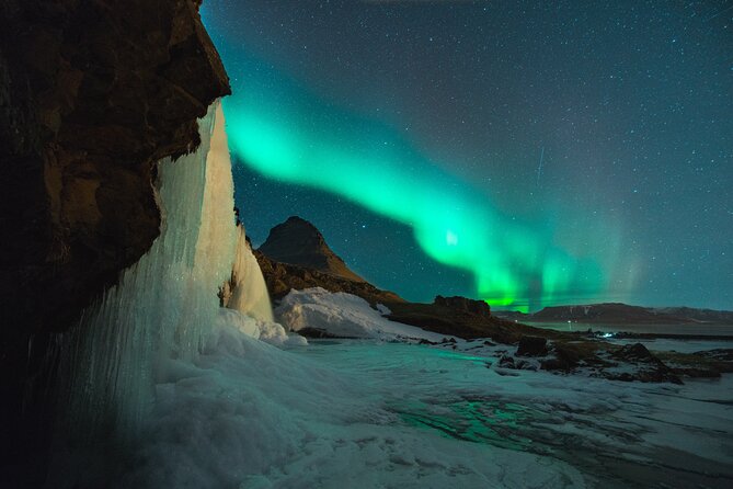 Private Northern Lights Tour From Reykjavik - Key Points