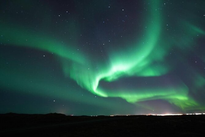 Private Northern Lights Tour With Hot Chocolate in Iceland - Key Points