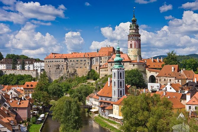 Private One-Way Transfer From Munich to Cesky Krumlov - Key Points