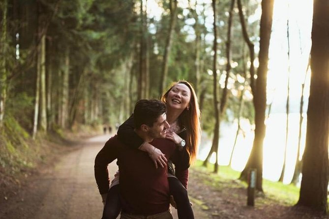 Private Photo Session With a Local Photographer in Annecy - Key Points