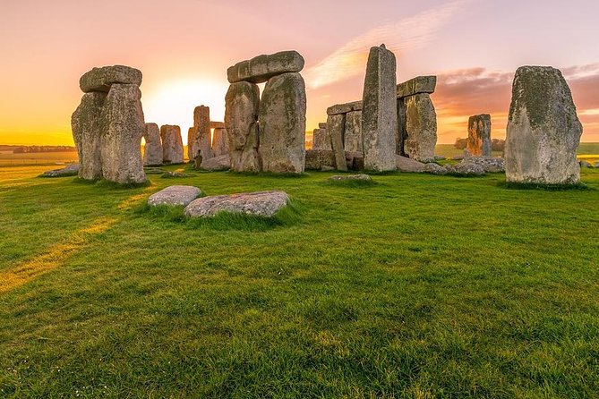 Private Pre Cruise Excursion Transfer London to Southampton Port Via Stonehenge - Key Points