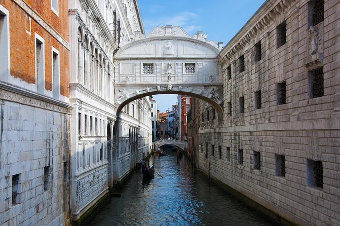 Private Professional Photoshoot Tour in Venice - Key Points