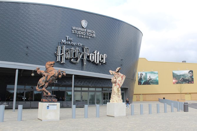 Private Round-Trip Transfer: Central London to Harry Potter Warner Bros Studio in Leavesden - Key Points