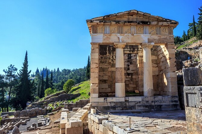 Private Tour From Athens to Delphi and Arachova by Minibus - Key Points