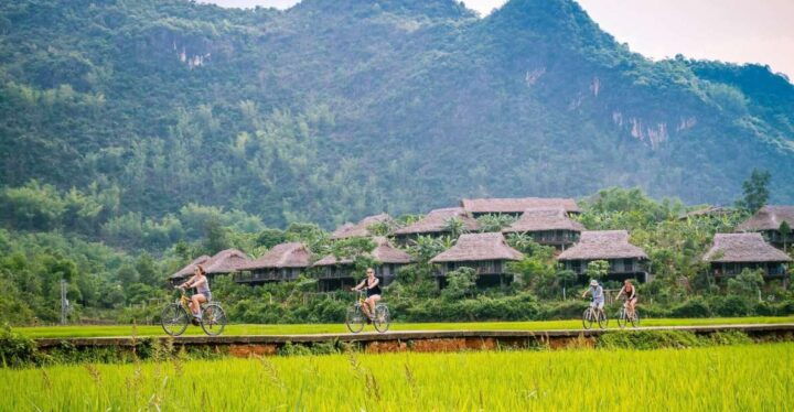 Private Tour Mai Chau Full Day With Biking - Key Points